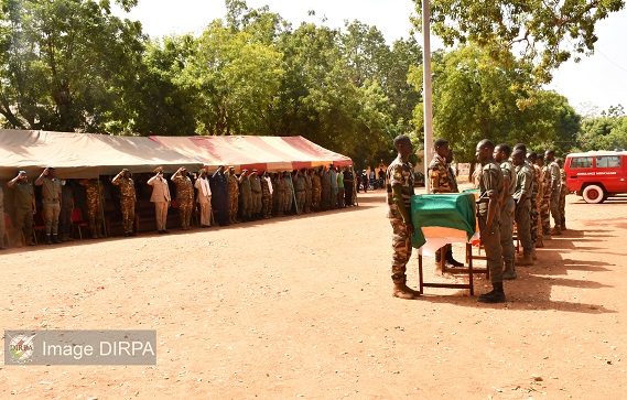Ségou : Le Chef d’Etat-major de la Garde Nationale enterre des braves Soldats tombés à Bénéna.