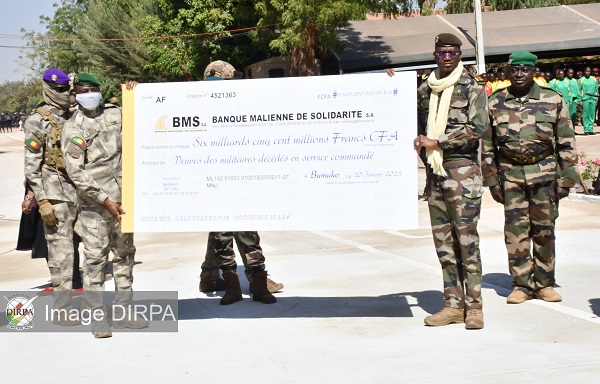 Célébration du 62ème Anniversaire de l’Armée Malienne : Des chèques géants et des médailles aux méritants.