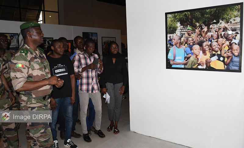 Le CEMGA rend visite à la première édition de l'exposition photo des FAMa