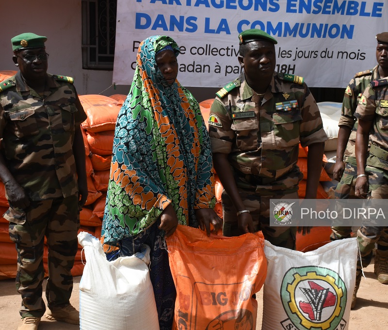 Ramadan : L’ANSE remet des kits alimentaires aux veuves et orphelins des militaires et paramilitaires