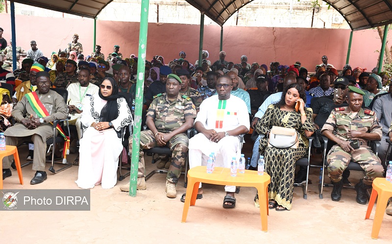 Solidarité nationale : Amadou Konaté dit Titi fait don de kits alimentaires aux veuves et orphelins des militaires tombés sur le champ d’honneur
